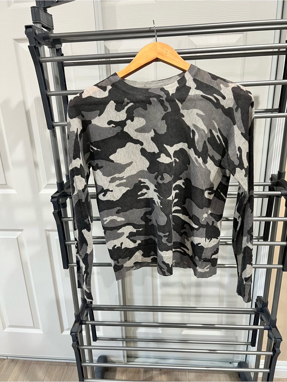 Trendy Zadig & Voltaire Gray and Black Camo Long Sleeve Top Cashmere